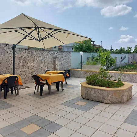 Oltremare Guest house Vignacastrisi