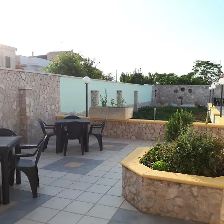 Oltremare Guest house Vignacastrisi